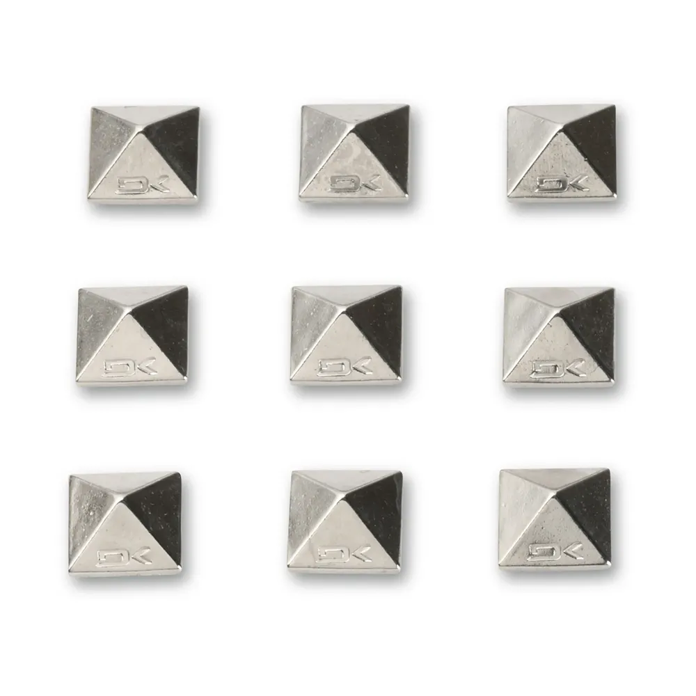 Dakine Pyramid Studs Chrome 1 Dakine Pyramid Studs Chrome